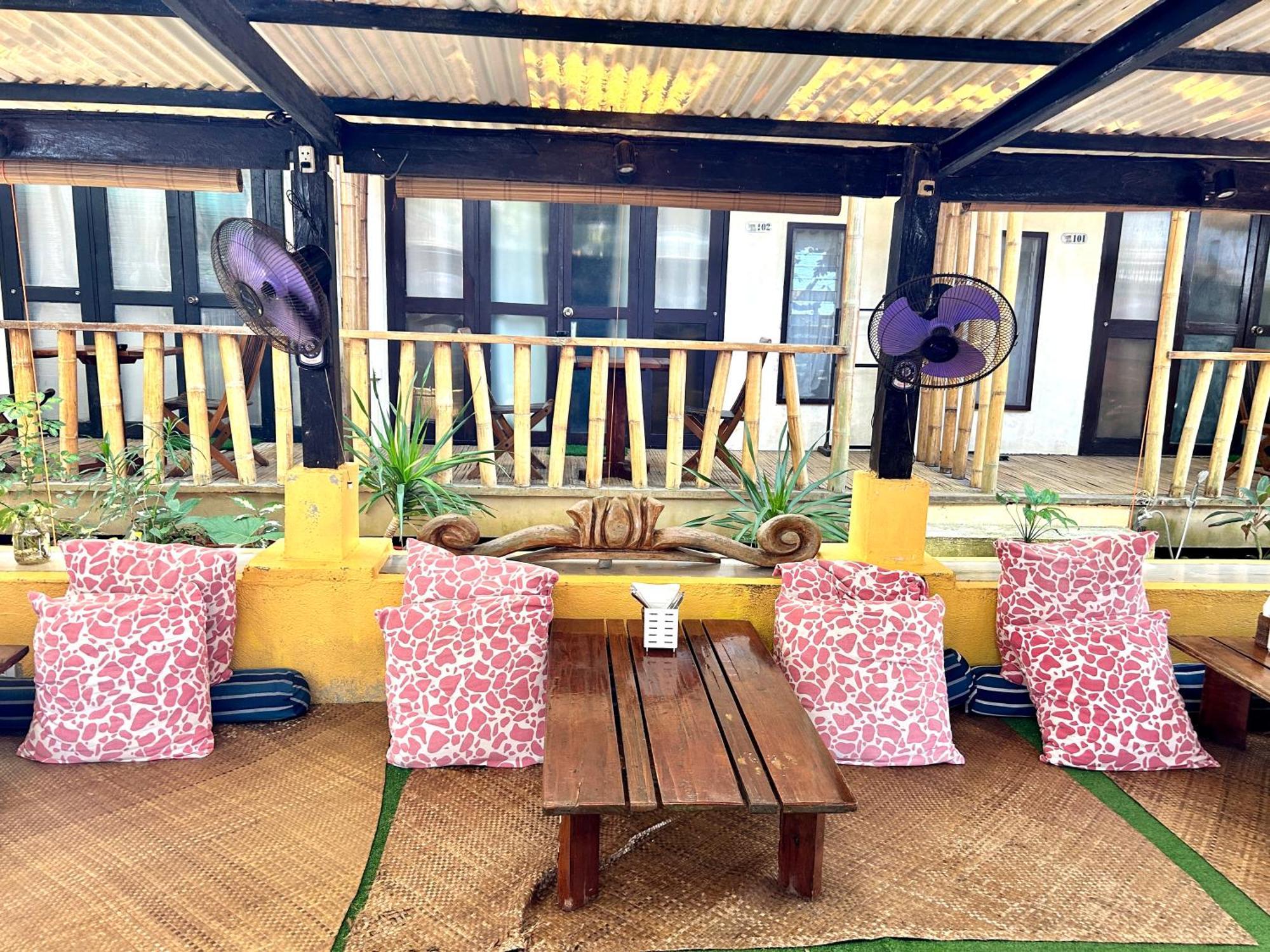 Lazy Dog Bed & Breakfast Balabag  Екстер'єр фото