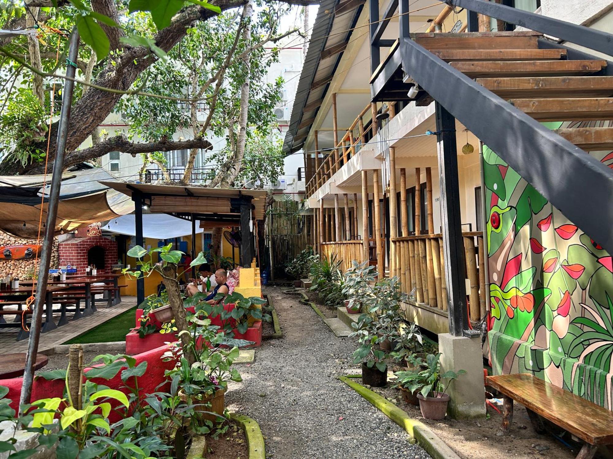 Lazy Dog Bed & Breakfast Balabag  Екстер'єр фото