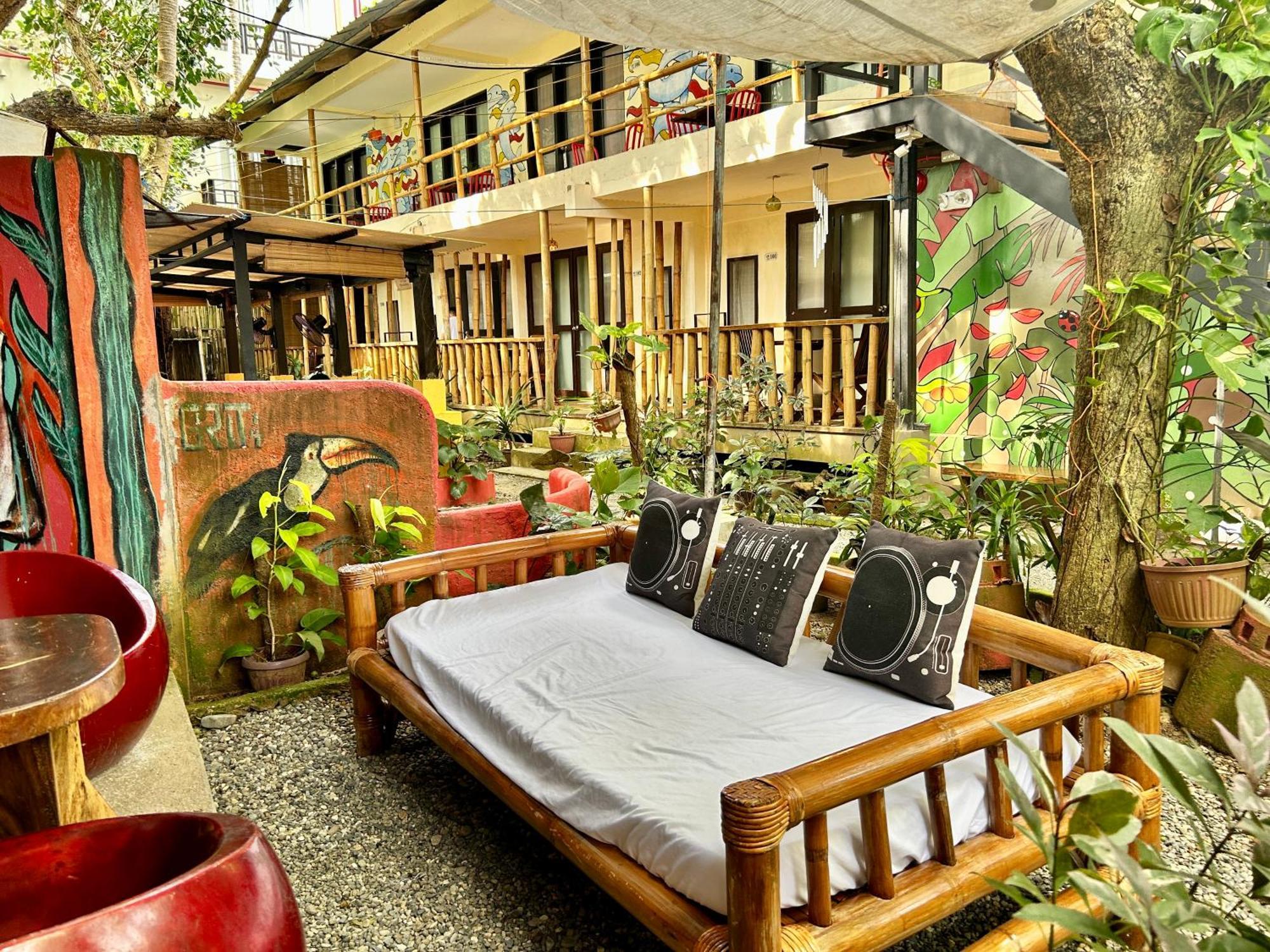 Lazy Dog Bed & Breakfast Balabag  Екстер'єр фото