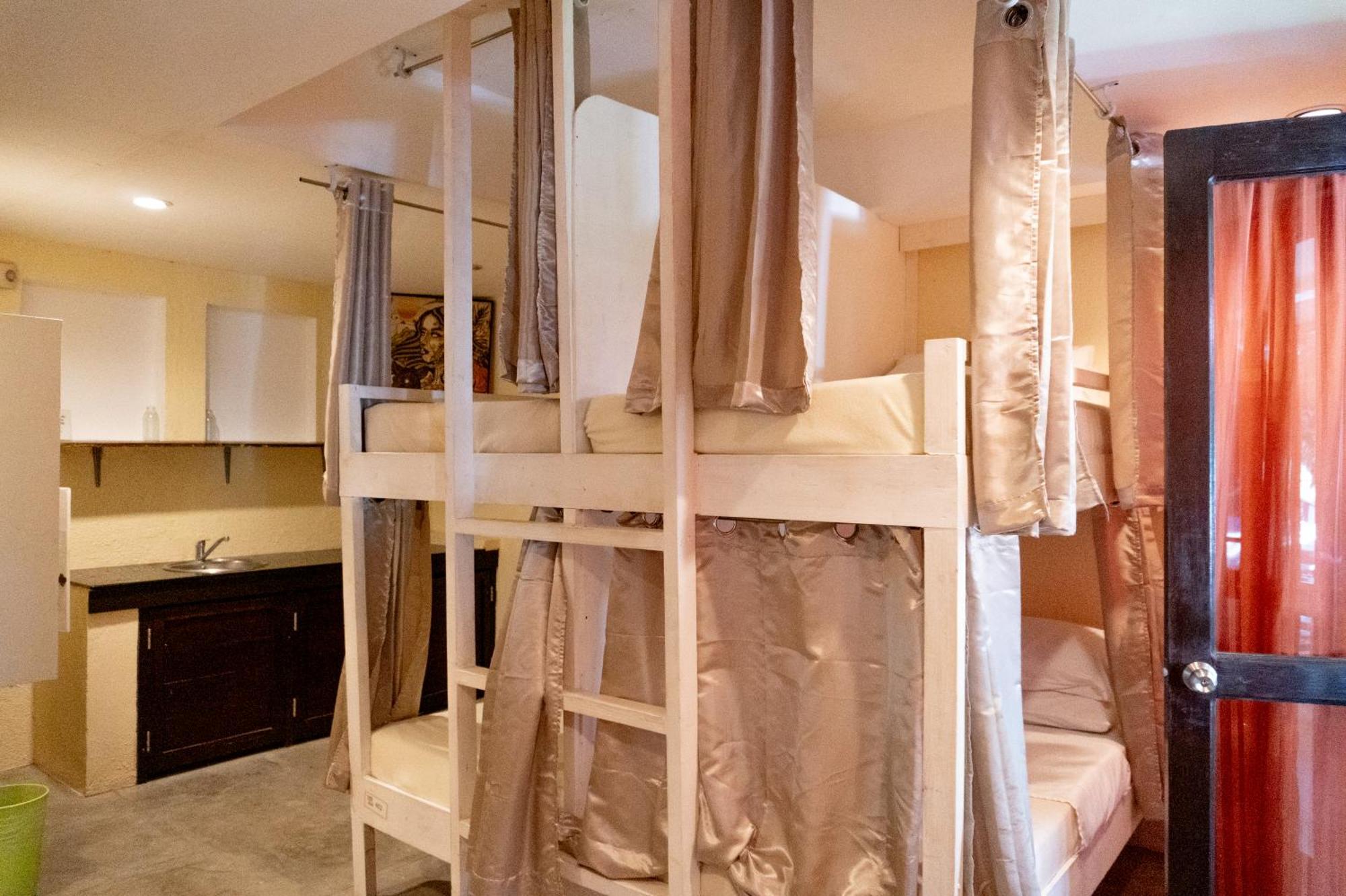 Lazy Dog Bed & Breakfast Balabag  Екстер'єр фото